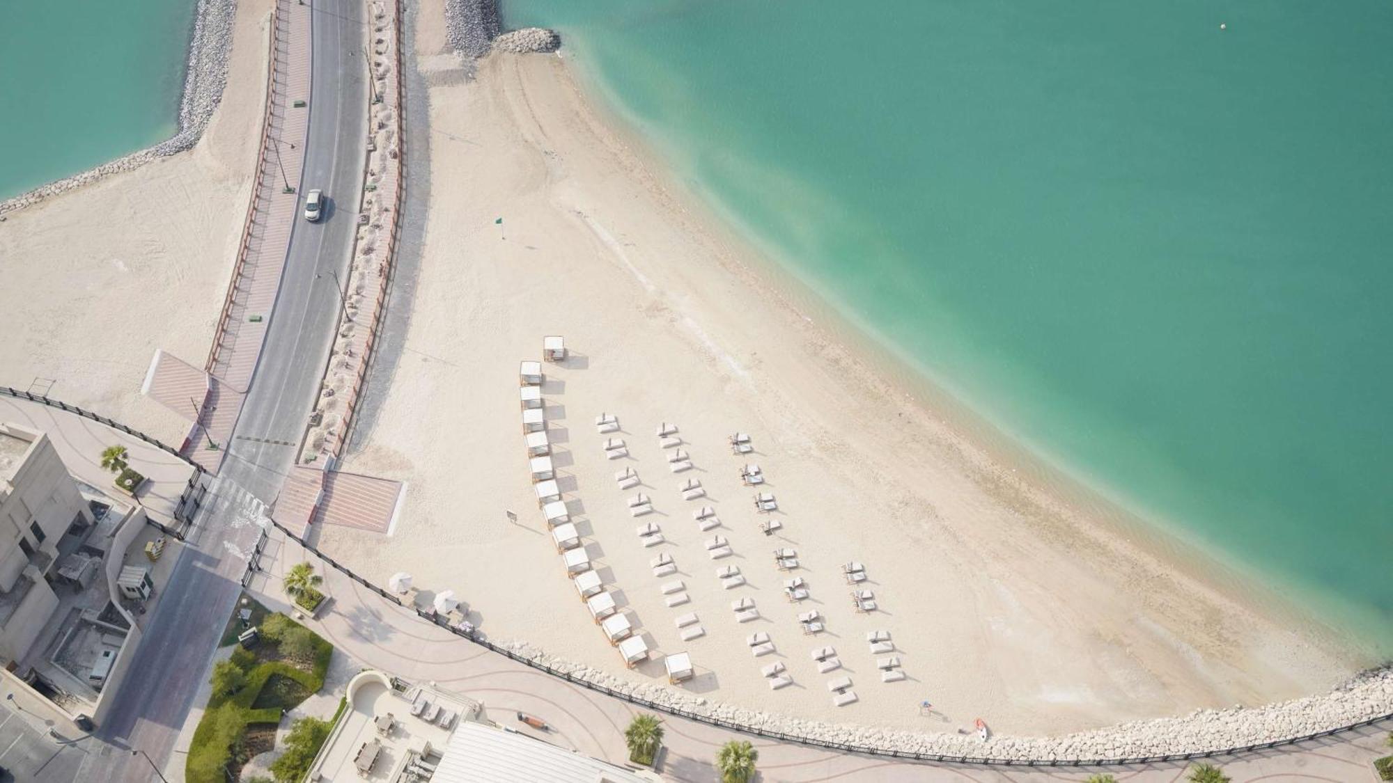 Hilton Doha The Pearl Hotel Exterior foto